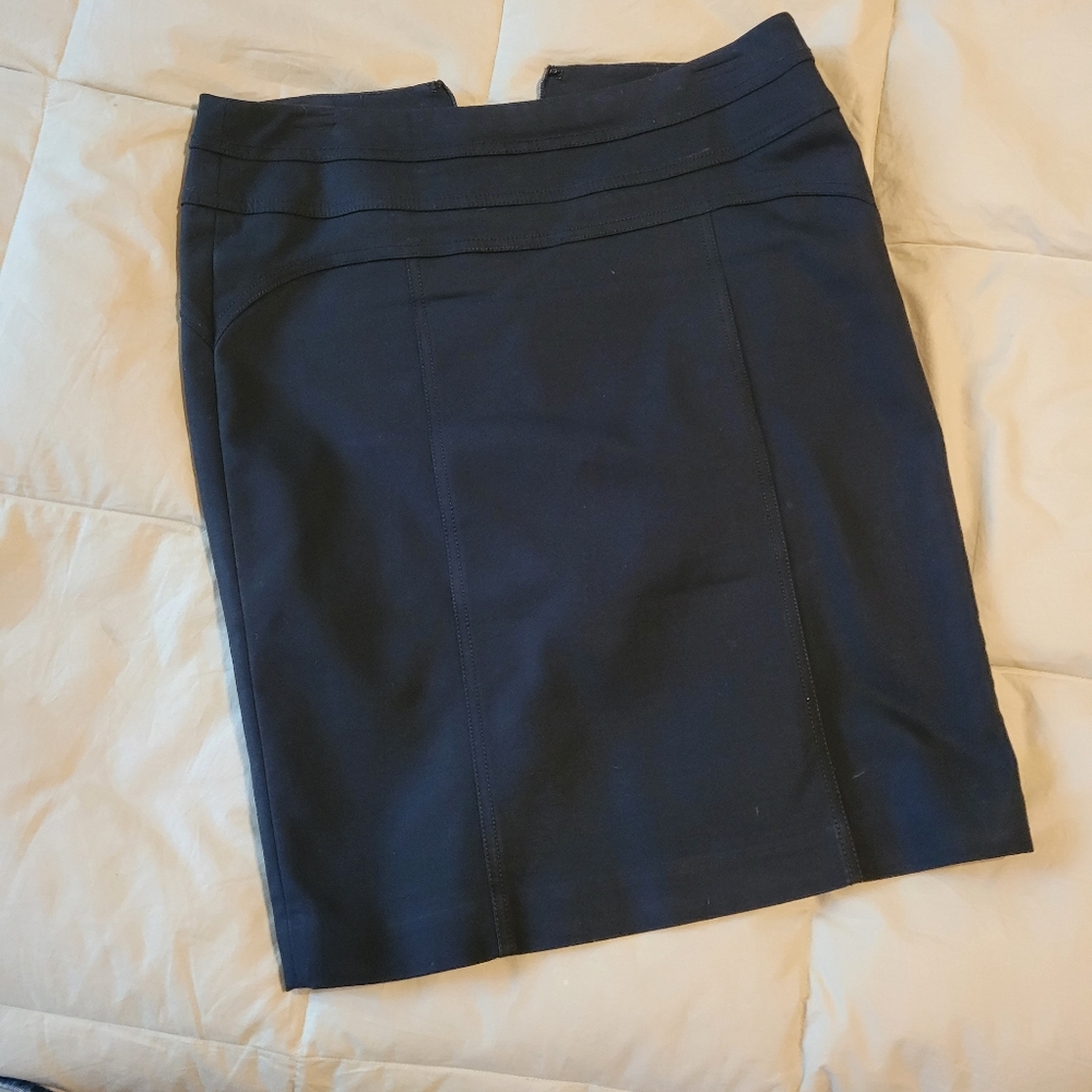 I•N•C Black to knee skirt